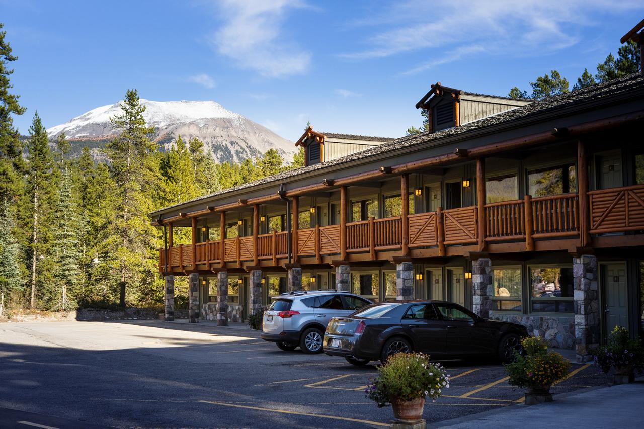 Mountaineer Lodge Lake Louise Bagian luar foto