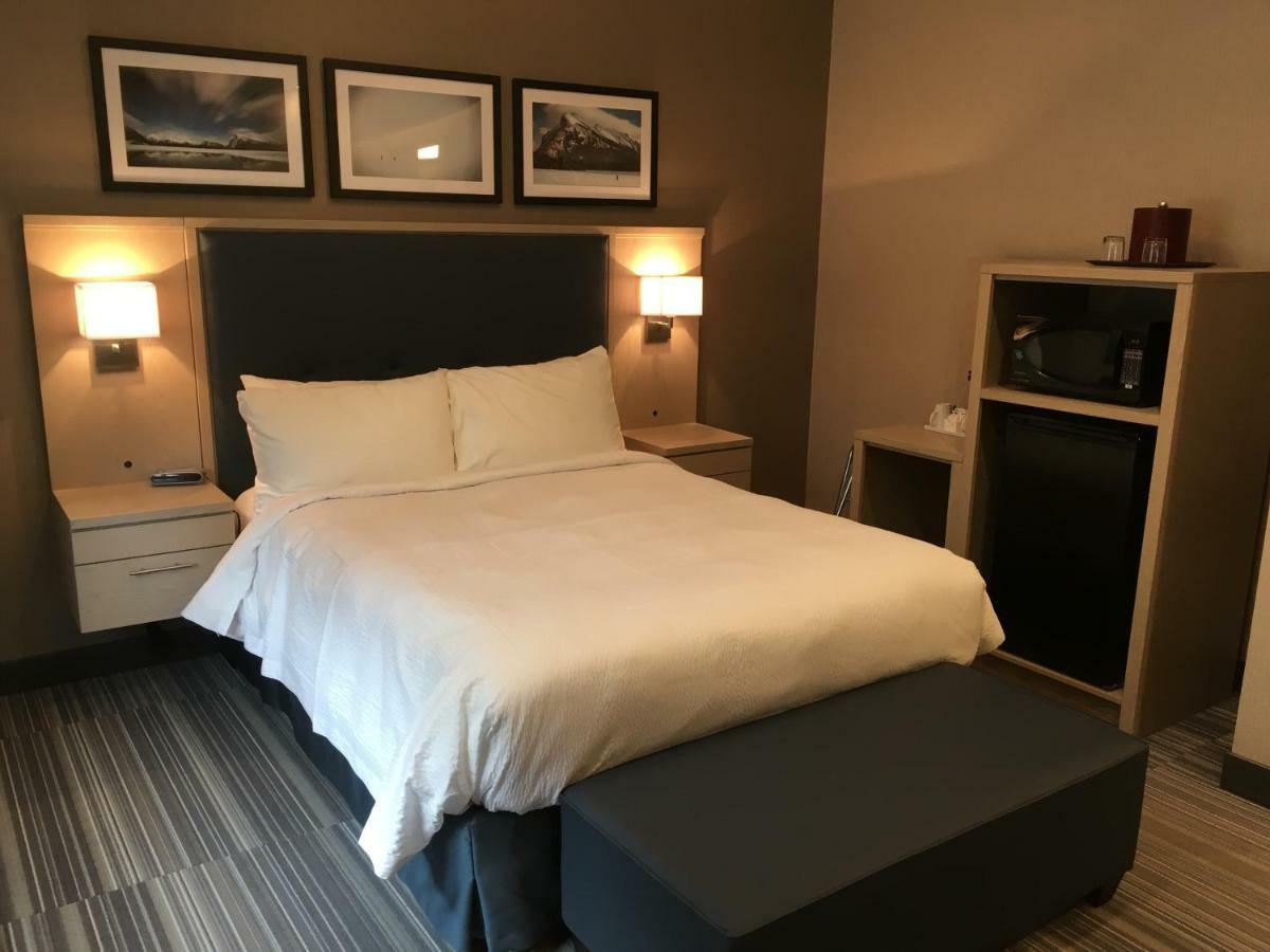 Mountaineer Lodge Lake Louise Bagian luar foto